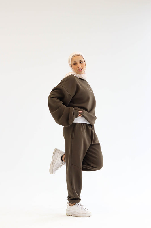 You got this sweats in dark truffle