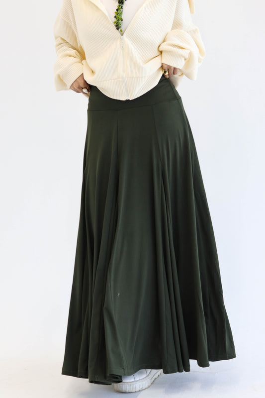 Elyanna lined skirt in olive